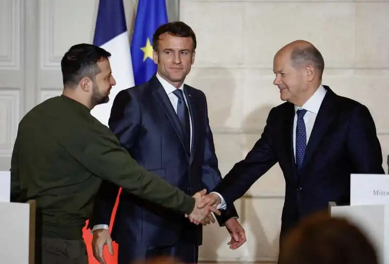 VOLODYMYR ZELENSKY - EMMANUEL MACRON - OLAF SCHOLZ - INCONTRO A PARIGI