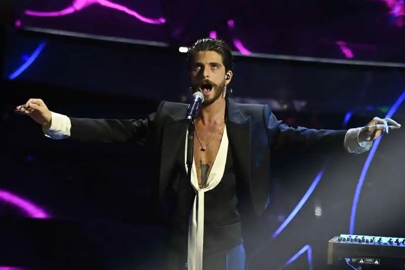 alessandro de santis   santi francesi terza serata sanremo 2024   