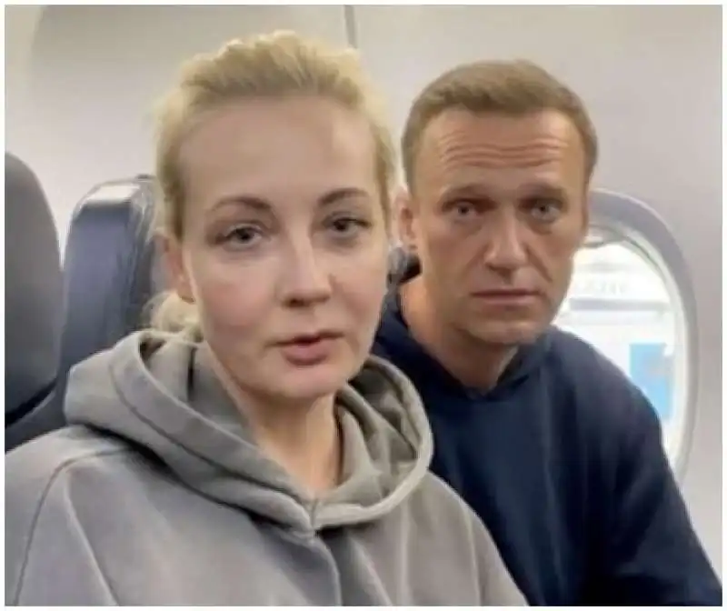 ALEXEY NAVALNY E YULIA