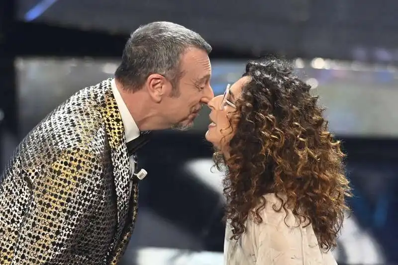 amadeus teresa manninoterza serata sanremo 2024   