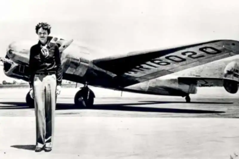 amelia earhart  2