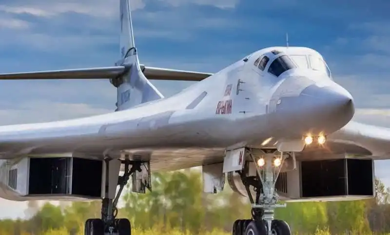 BOMBARDIERE TU-160M