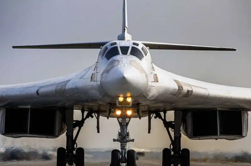 BOMBARDIERE TU-160M