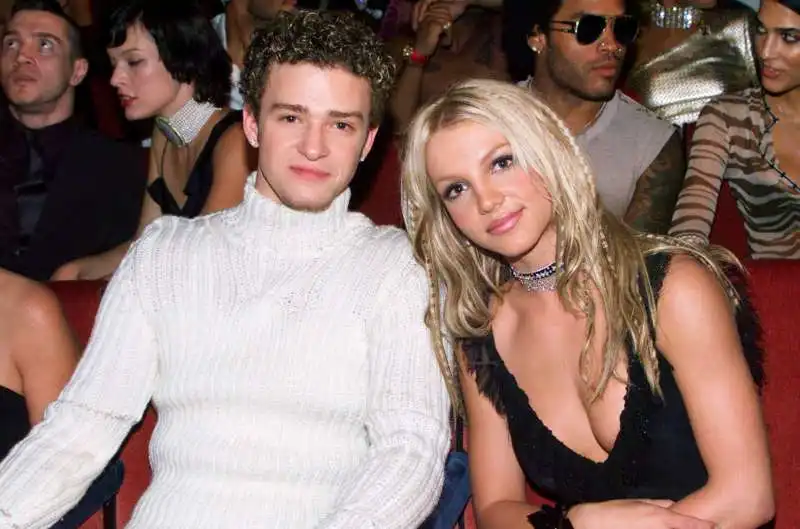 britney spears and justin timberlake vma 2000 billboard 1548