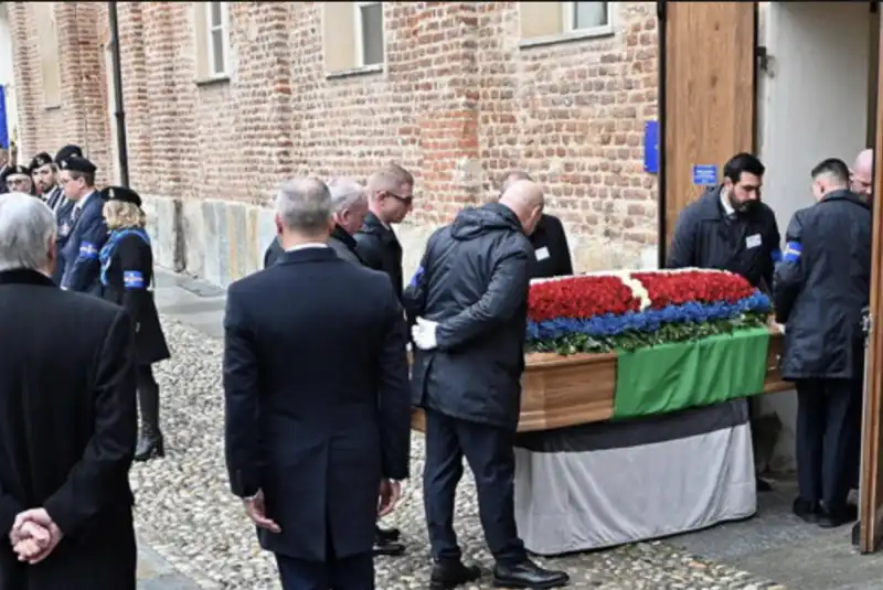 camera ardente di vittorio emanuele di savoia   reggia di venaria 5