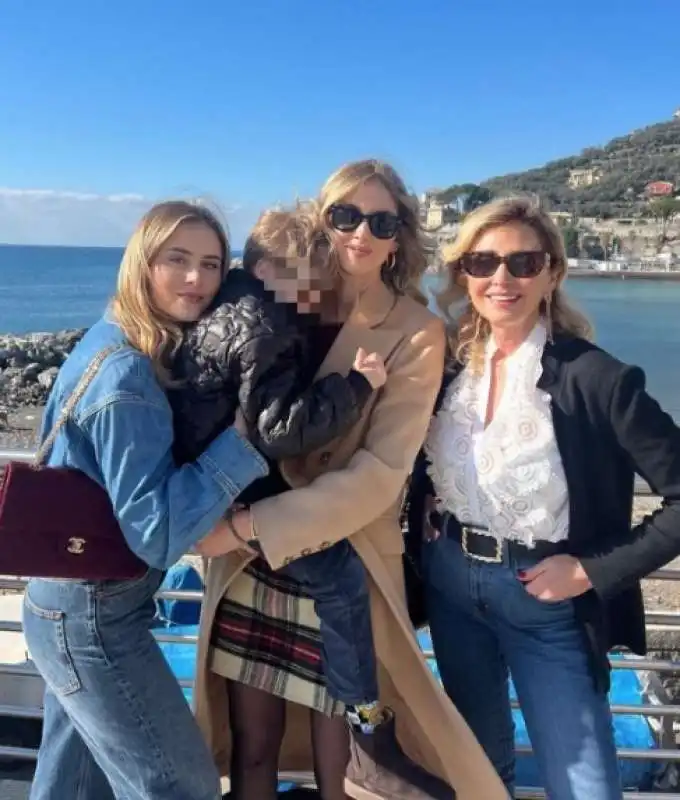 chiara ferragni, sorella, madre e figli 2