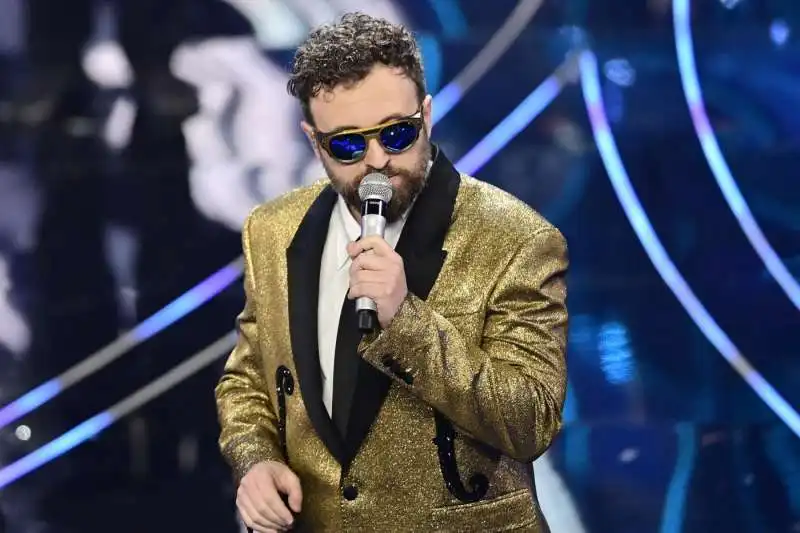 dargen damico      quarta serata sanremo 2024