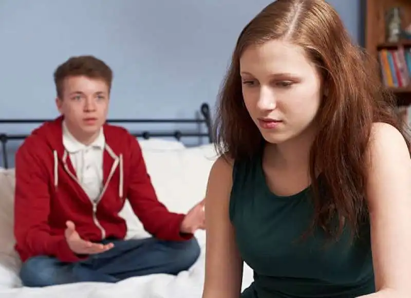 DISCUSSIONE TRA ADOLESCENTI