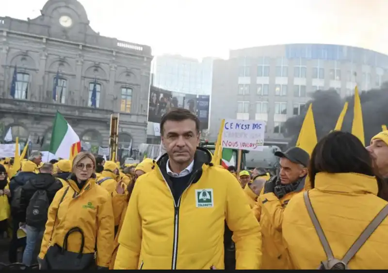 ettore prandini - coldiretti - a bruxelles alla protesta degli agricoltori