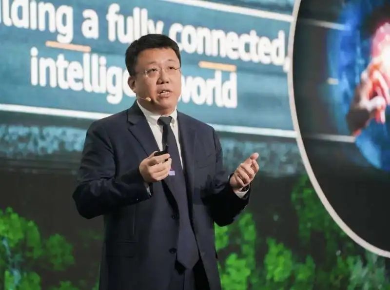 JIM LU - VICE PRESIDENTE SENIOR DI HUAWEI 