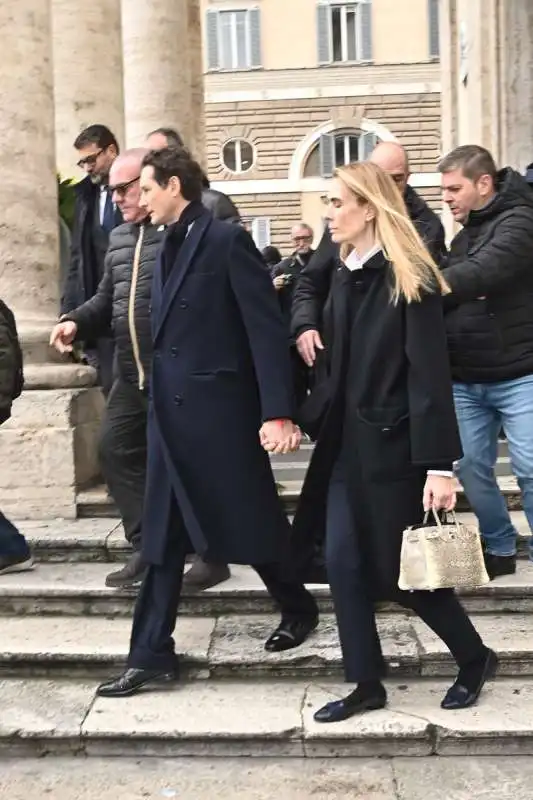 john elkann lavinia borromeo   funerale di ira von furstenberg (4)