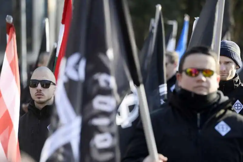 manifestanti al giorno dell'onore a budapest 4