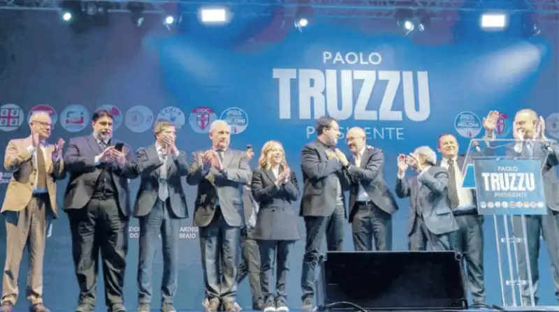 MELONI TAJANI SALVINI AL COMIZIO PER TRUZZU