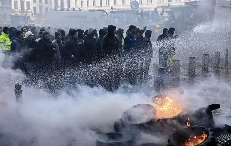 protesta degli agricoltori a bruxelles   12