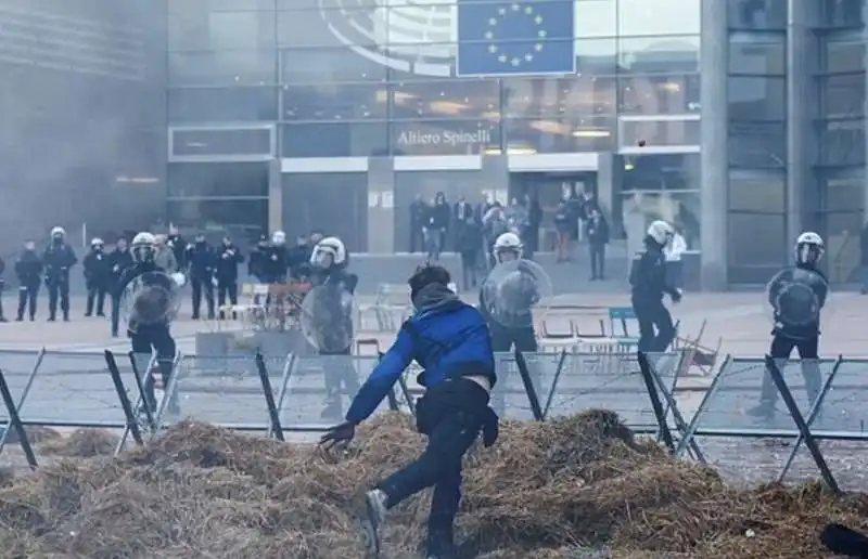 protesta degli agricoltori a bruxelles   16