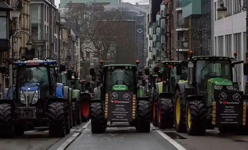 protesta degli agricoltori a bruxelles   8