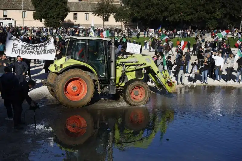 protesta dei trattori al circo massimo   1