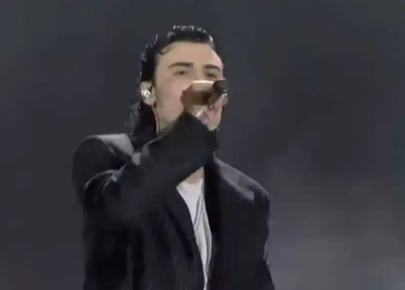 rosa chemical sul palco suzuki   sanremo 2024 3