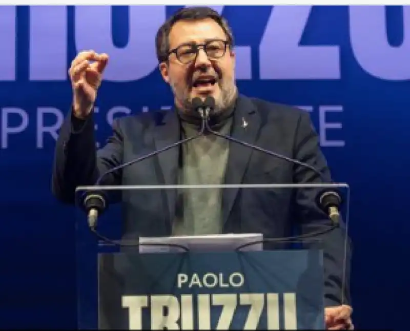 SALVINI AL COMIZIO PER TRUZZU