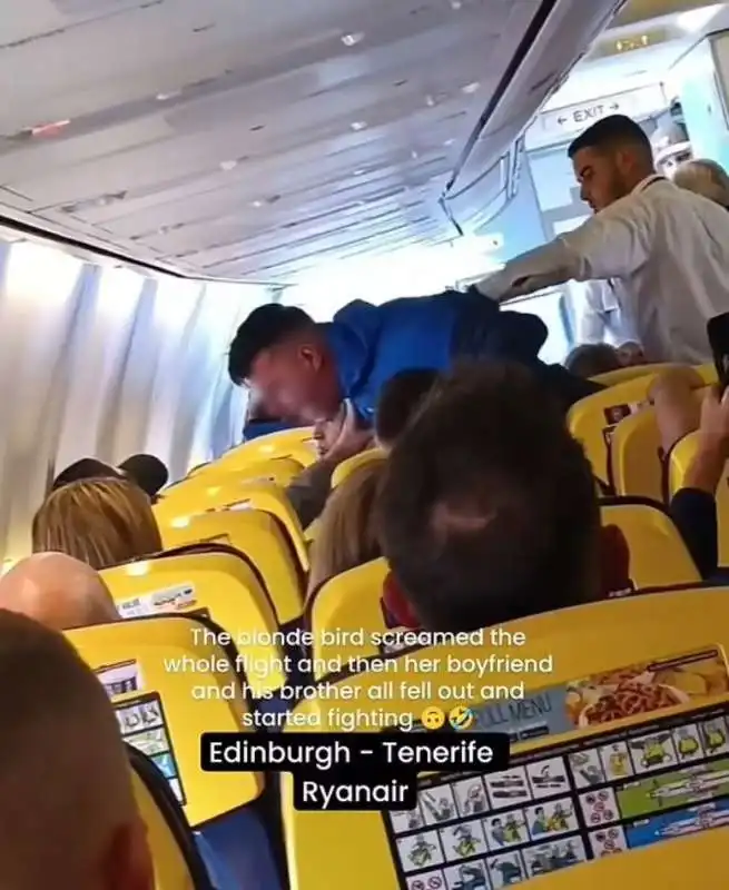 scazzo a bordo in un volo tra tenerife ed edimburgo   8