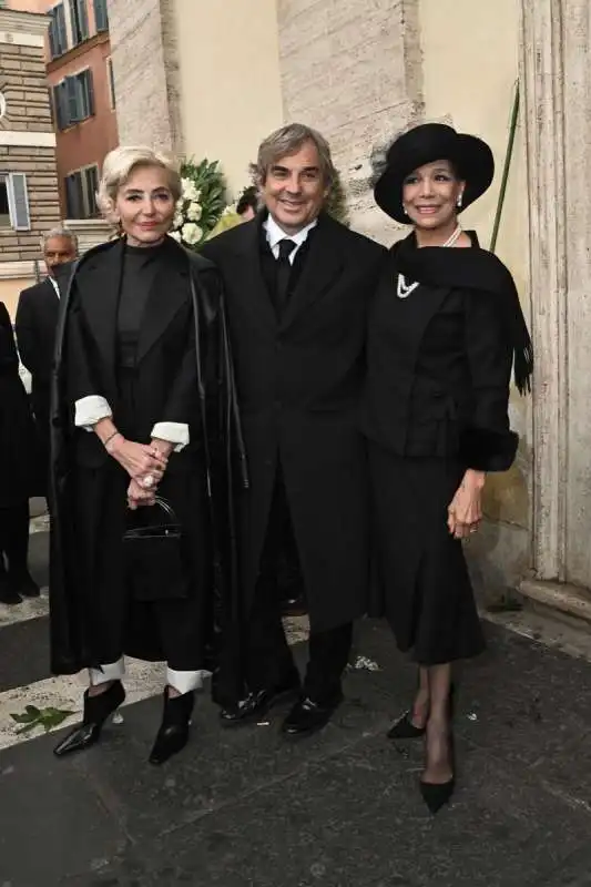 simona gandolfi hubertus von hohenlohe langenburg marisela federici   funerale di ira von furstenberg (12)