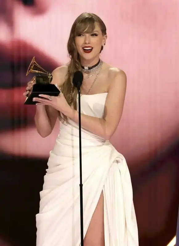 taylor swift   grammy 2024    4