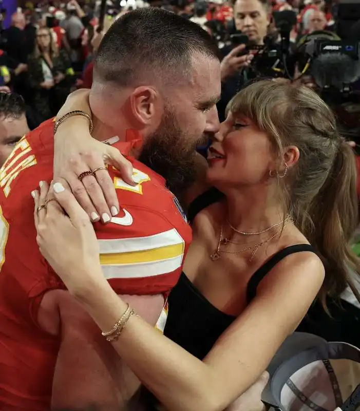 travis kelce   taylor swift