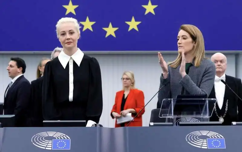 yulia navalnaya   roberta metsola   parlamento europeo  1