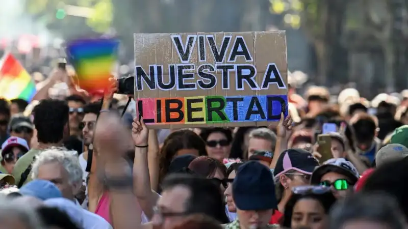 proteste in argentina contro javier milei  1