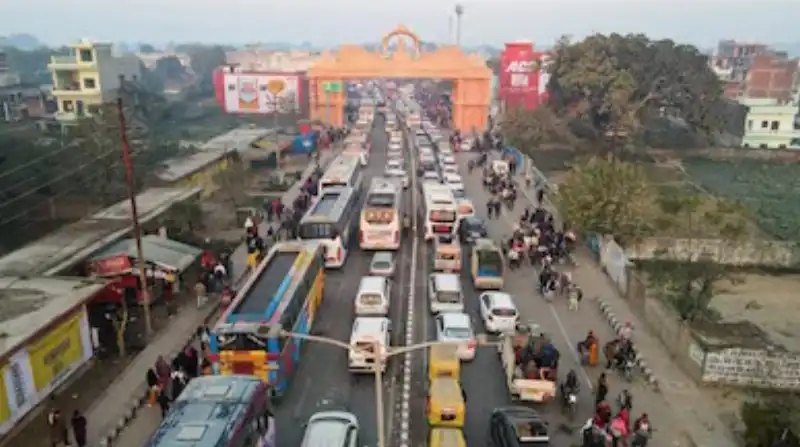 TRAFFICO IN TILT AL MAHA KUMBH MELA  