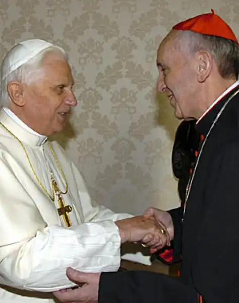 BERGOGLIO RATZINGER