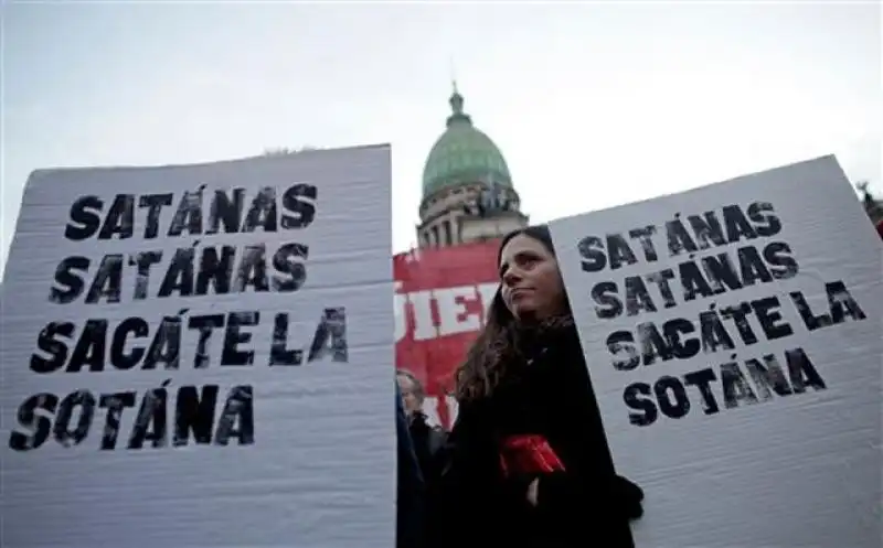 COMUNITA GAY ARGENTINA PROTESTA CONTRO BERGOGLIO 