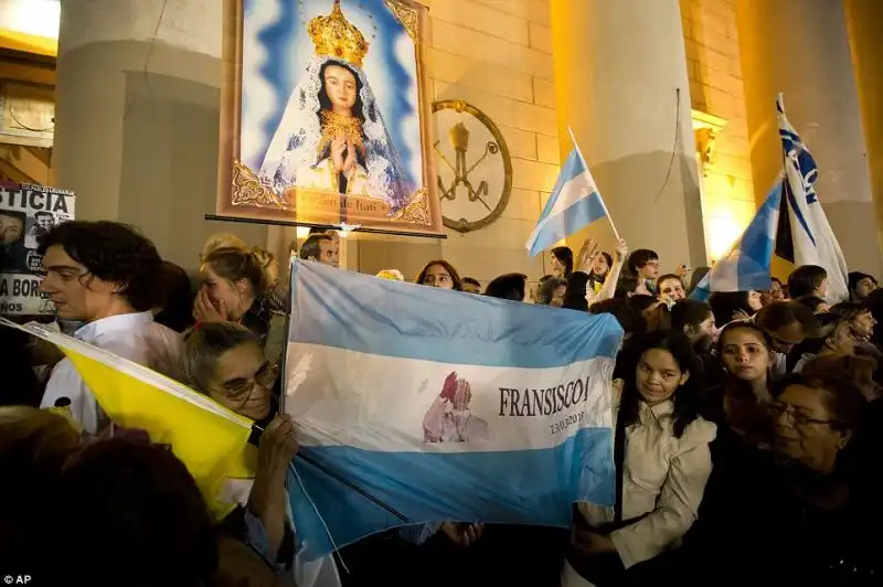 LA FESTA A BUENOS AIRES PER LELEZIONE DI PAPA FRANCESCO 