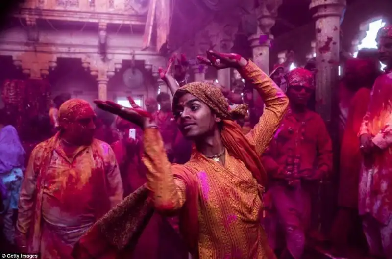 FESTIVAL DEI COLORI IN INDIA 