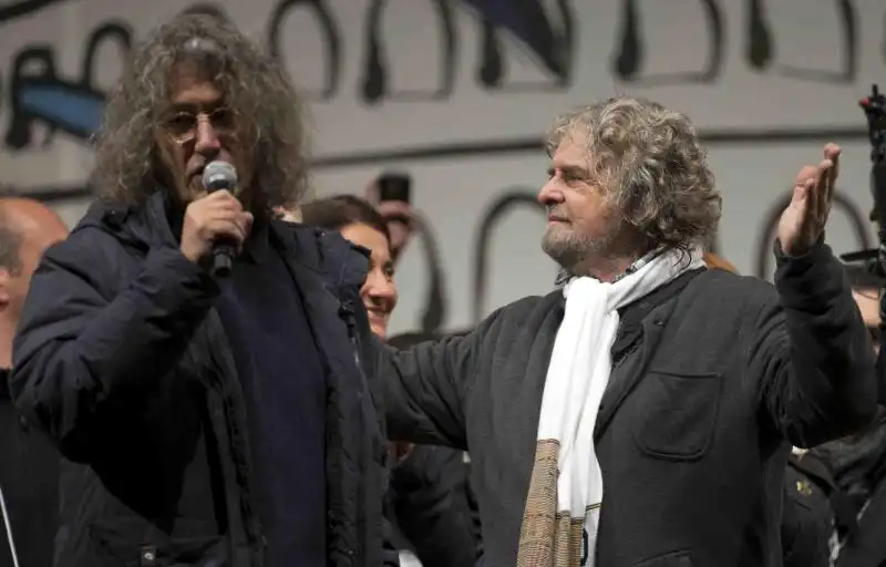 GIANROBERTO CASALEGGIO E BEPPE GRILLO FOTO LAPRESSE 