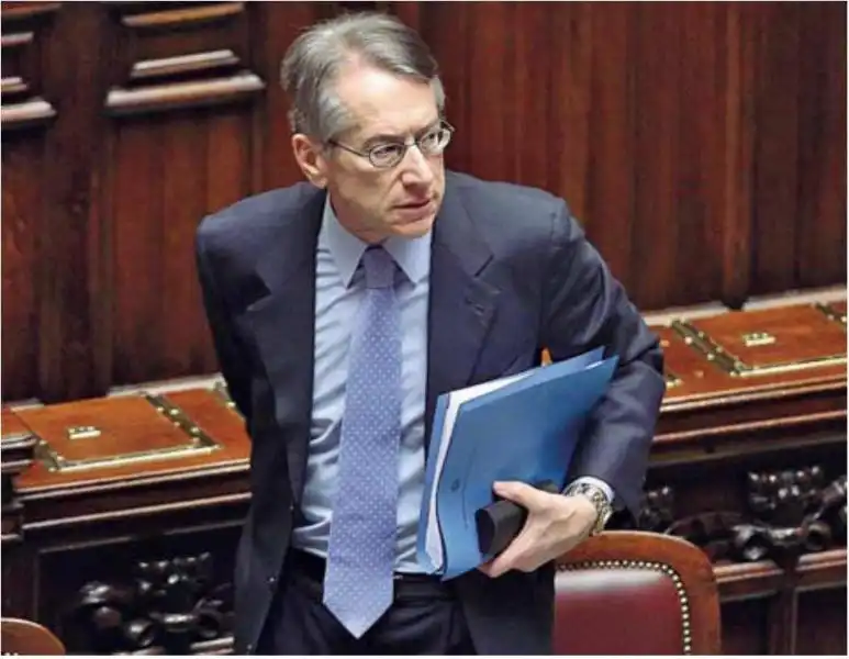 GIULIO TERZI A MONTECITORIO jpeg