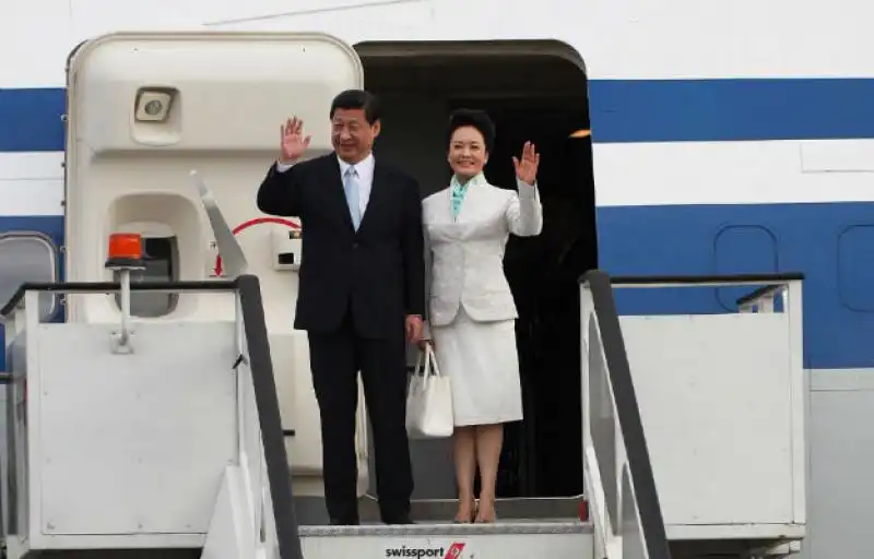 XI JINPING E PENG LIYUAN 