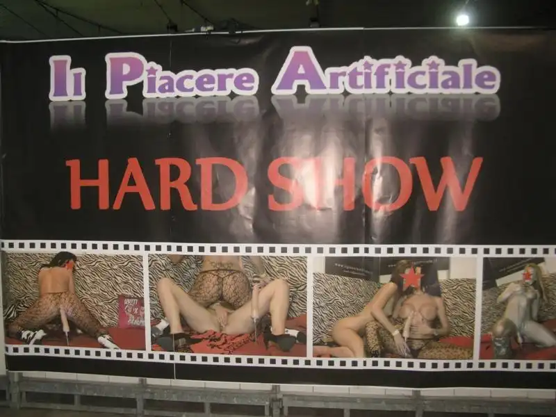 IL PIACERE ARTIFICIALE HARD SHOW FOTO ANDREA ARRIGA 