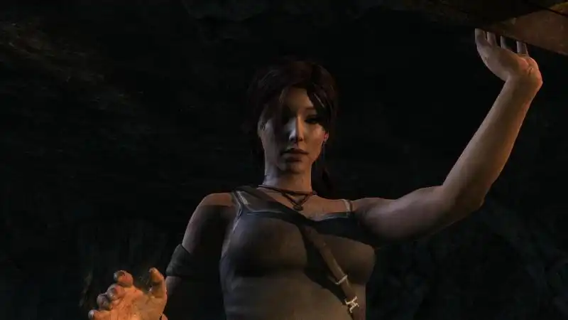 TOMB RAIDER