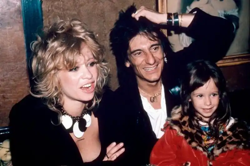 RON E JO WOOD CON LA FIGLIA NEL 