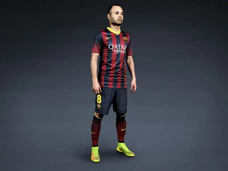 Andres Iniesta indossa Magista 