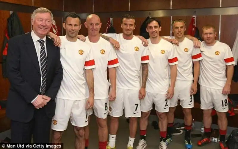 BECKHAM GIGGS SCHOLES BUTT E FRATELLI NEVILLE CON FERGUSON 