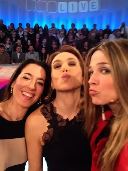 bocche a culo di gallina per barbara d urso e francesca barra ma non per licia ronzulli 