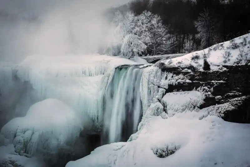 LE CASCATE DEL NIAGARA GELATE 