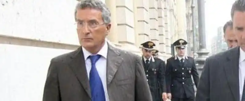 Franco Roberti csm procuratori si sfidano per il posto di piero grasso tra favoriti franco roberti 