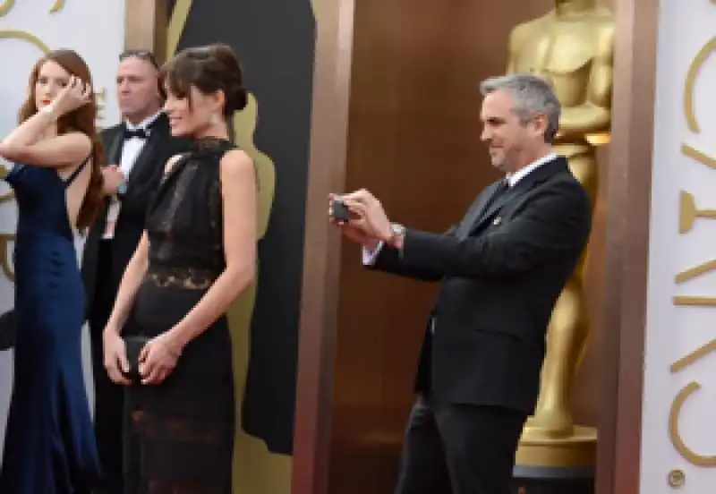 gravity best director nominee alfonso cuaron took a photo of sheherazade goldsmith 