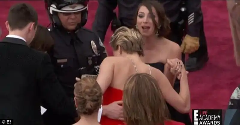 JENNIFER LAWRENCE CADE SUL RED CARPET 