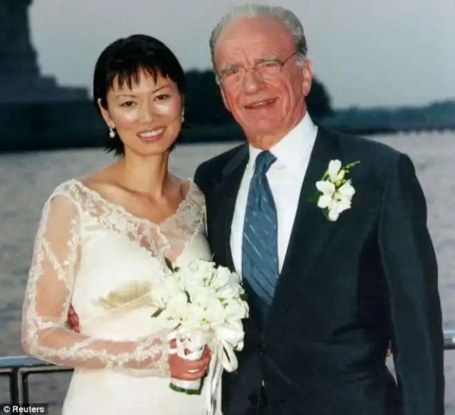 Il matrimonio della Deng con Murdoch 