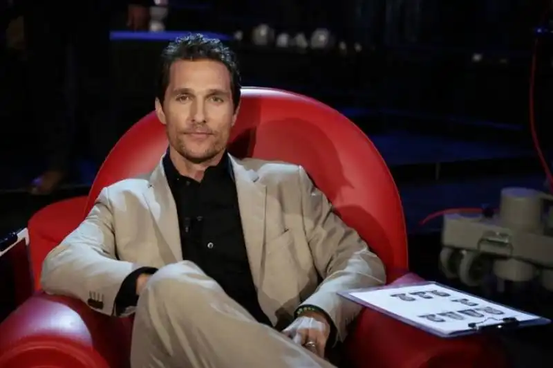 matthew mcConaughey GIURATO DI AMICI DI MARIA DE FILIPPI 