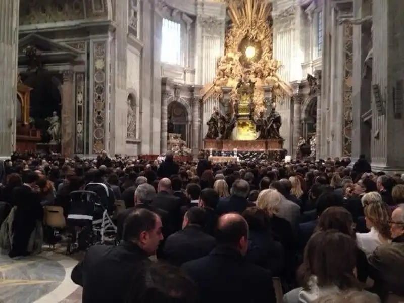 PARLAMENTARI A MESSA DAL PAPA FOTO DI DEBORAH BERGAMINI 